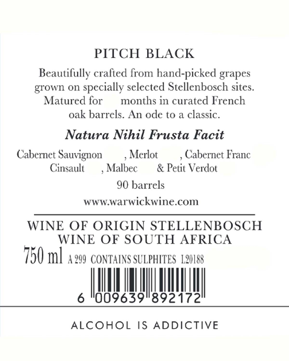 Weinflaschenetikett für Warwick's Pitch Black mit Angaben zum Wein, zur Rebsorte, zur Herkunft (Stellenbosch, Südafrika), zum Volumen von 750 ml, zum Barcode, zur Warnung "Alkohol macht süchtig" und zum Link zur Website. Der Text ist schwarz auf weiße