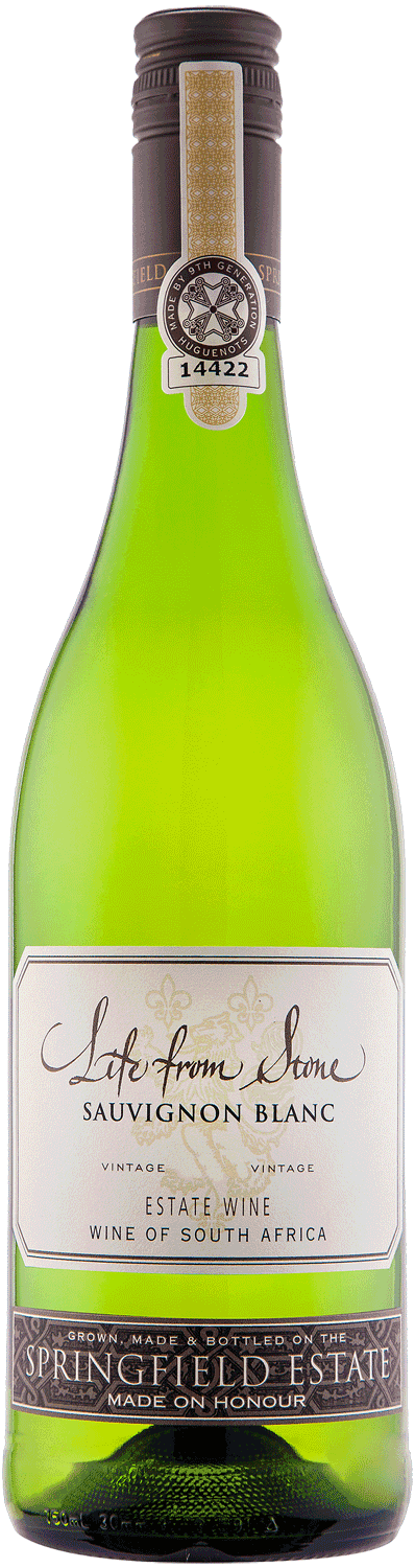 Eine grüne Flasche des Sauvignon Blanc "Life from Stone" von Springfield Estate mit einem weiß-goldenen Etikett, das zeigt, dass es sich um einen Gutswein aus Südafrika handelt. Die Flasche hat ein Goldfoliensiegel und ein detailliertes Emblem auf dem 