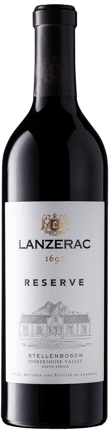 Eine Flasche Lanzerac Reserve Rotwein mit schwarzem Verschluss, weißem Etikett mit dem Lanzerac-Logo, 1692, und einer Abbildung eines Gebäudes. Auf dem Etikett steht außerdem Stellenbosch, Jonkershoek Valley, Südafrika.