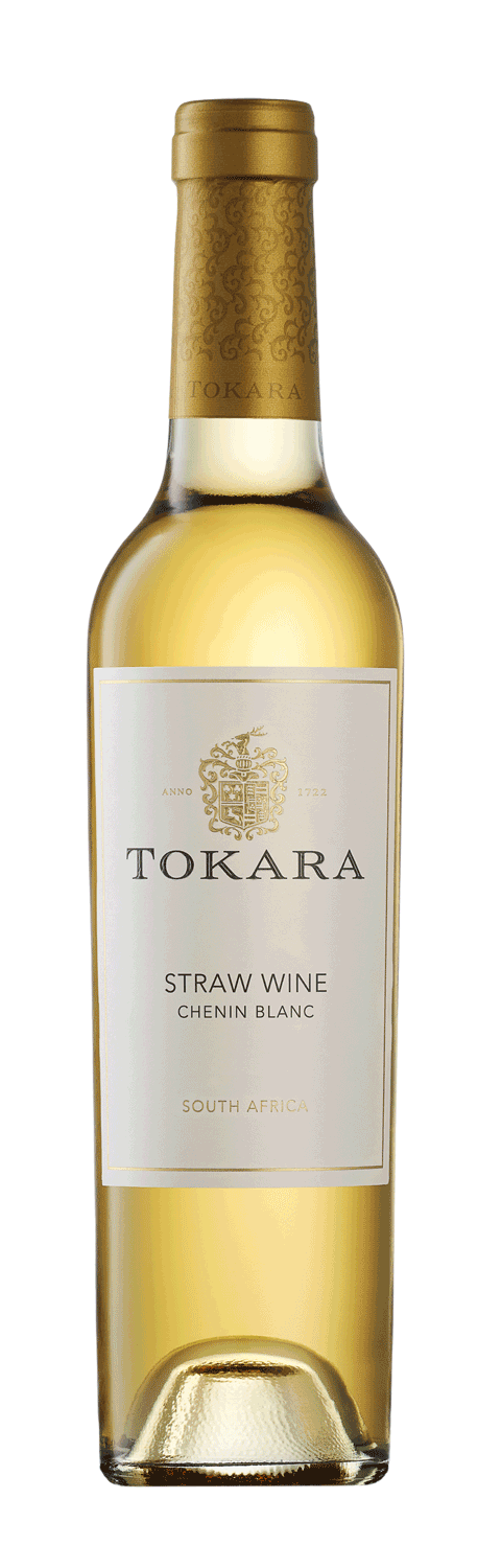 Eine Flasche Tokara Straw Wine Chenin Blanc aus Südafrika mit einem goldenen Folienverschluss und einem weißen Etikett mit goldenen Akzenten und Text.