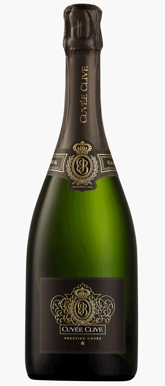 Eine Flasche Cuvée Clive Prestige Cuvée Schaumwein mit einem dunkelgrünen Glas, einem eleganten schwarz-goldenen Etikett und einem goldgeprägten Text, gekrönt von einer dunklen Folie, die den Korken umhüllt.