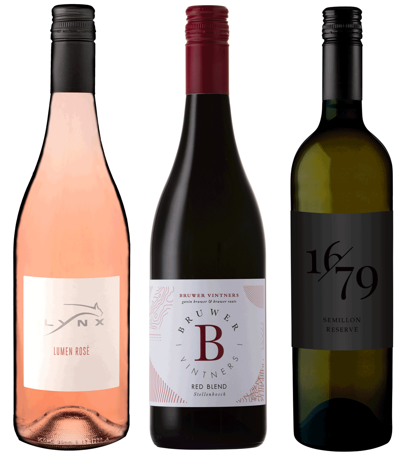 Drei Weinflaschen stehen nebeneinander: ein blassrosa Rosé mit der Bezeichnung Lynx Lumen Rosé, ein Rotwein mit der Bezeichnung Bruwer Vintners Red Blend und eine grüne Flasche mit der Bezeichnung 1679 Semillon Reserve.