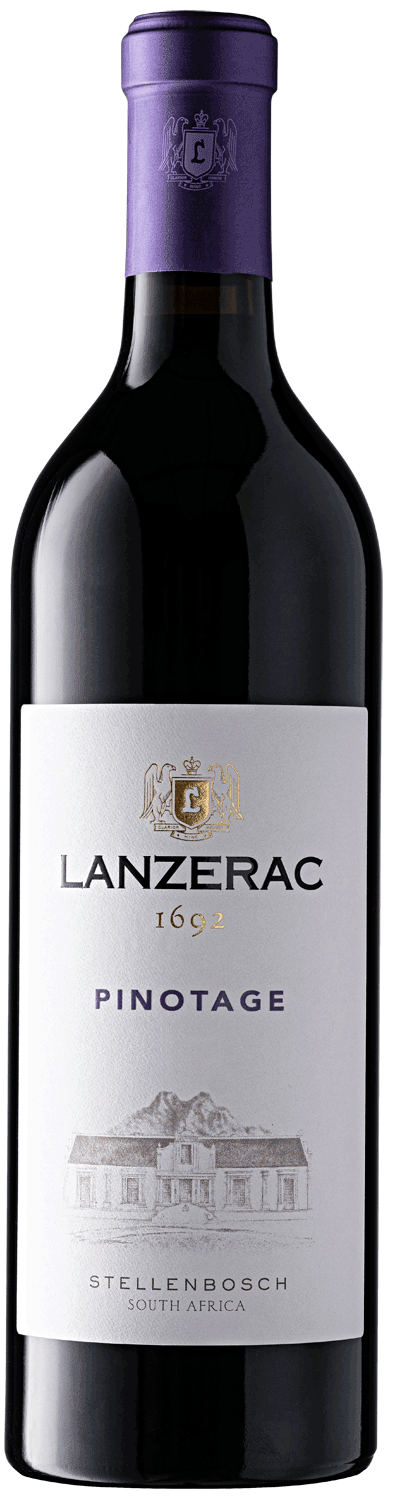 Eine Flasche Lanzerac 1692 Pinotage mit violettem Foliendach und weißem Etikett mit goldenen Akzenten, dem Lanzerac-Wappen und einer Abbildung eines Gebäudes. Der Wein stammt aus Stellenbosch, Südafrika.