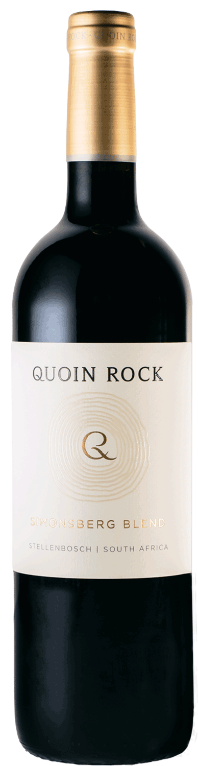 Eine Flasche Quoin Rock Simonsberg Blend Rotwein aus Stellenbosch, Südafrika, mit einem cremefarbenen Etikett und goldenen Akzenten.