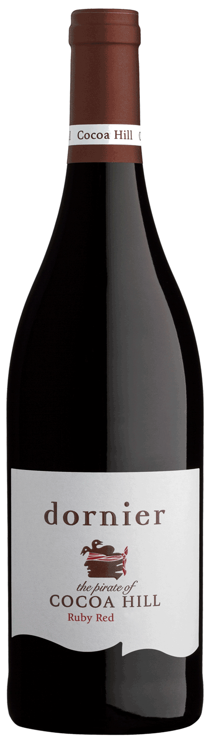 Eine Flasche Dornier Cocoa Hill Ruby Red Wein mit kastanienbrauner Kappe, weißem Etikett und braunem Text mit einer Bootsillustration. Auf dem Etikett steht der Pirat von COCOA HILL Ruby Red.