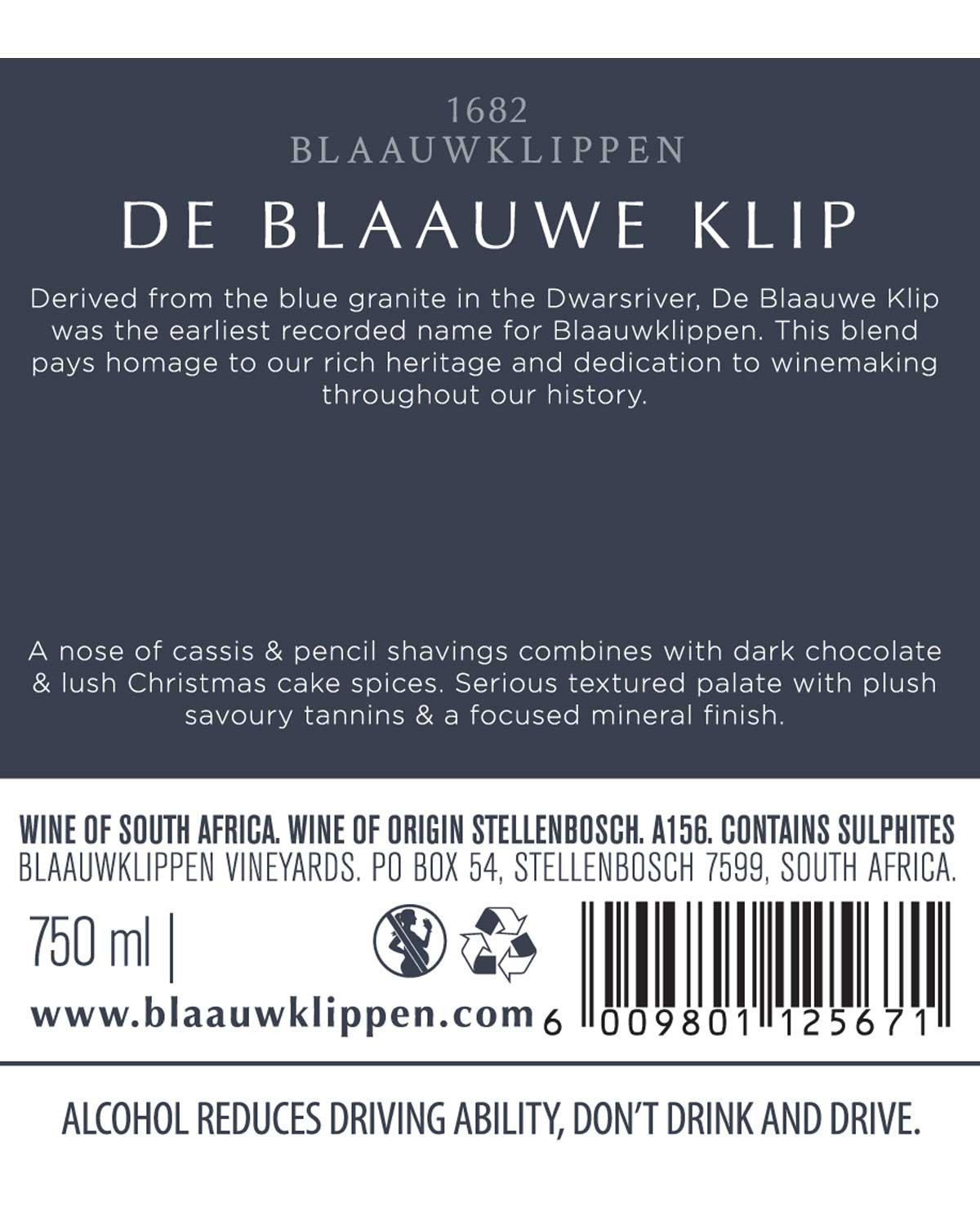 Weinflaschenetikett für De Blaauwe Klip von Blaauwklippen. Der Text beschreibt die Herkunft des Weins, Verkostungsnotizen und Angaben zum Hersteller. Mit Barcode, Website, Fassungsvermögen (750 ml) und dem Hinweis "drink responsibly" am unteren Rand.