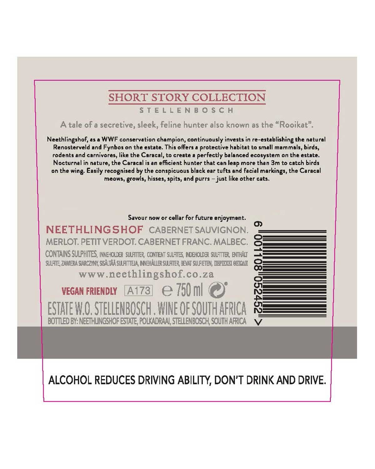 Weinflaschenetikett für Neethlingshof Short Story Collection aus Stellenbosch, Südafrika, mit einer Beschreibung des Weins und seiner Herkunft. Der Text enthält Barcode, Volumen, Alkoholgehalt und eine Warnung: "Alkohol vermindert die Fahrtüchtigkeit,