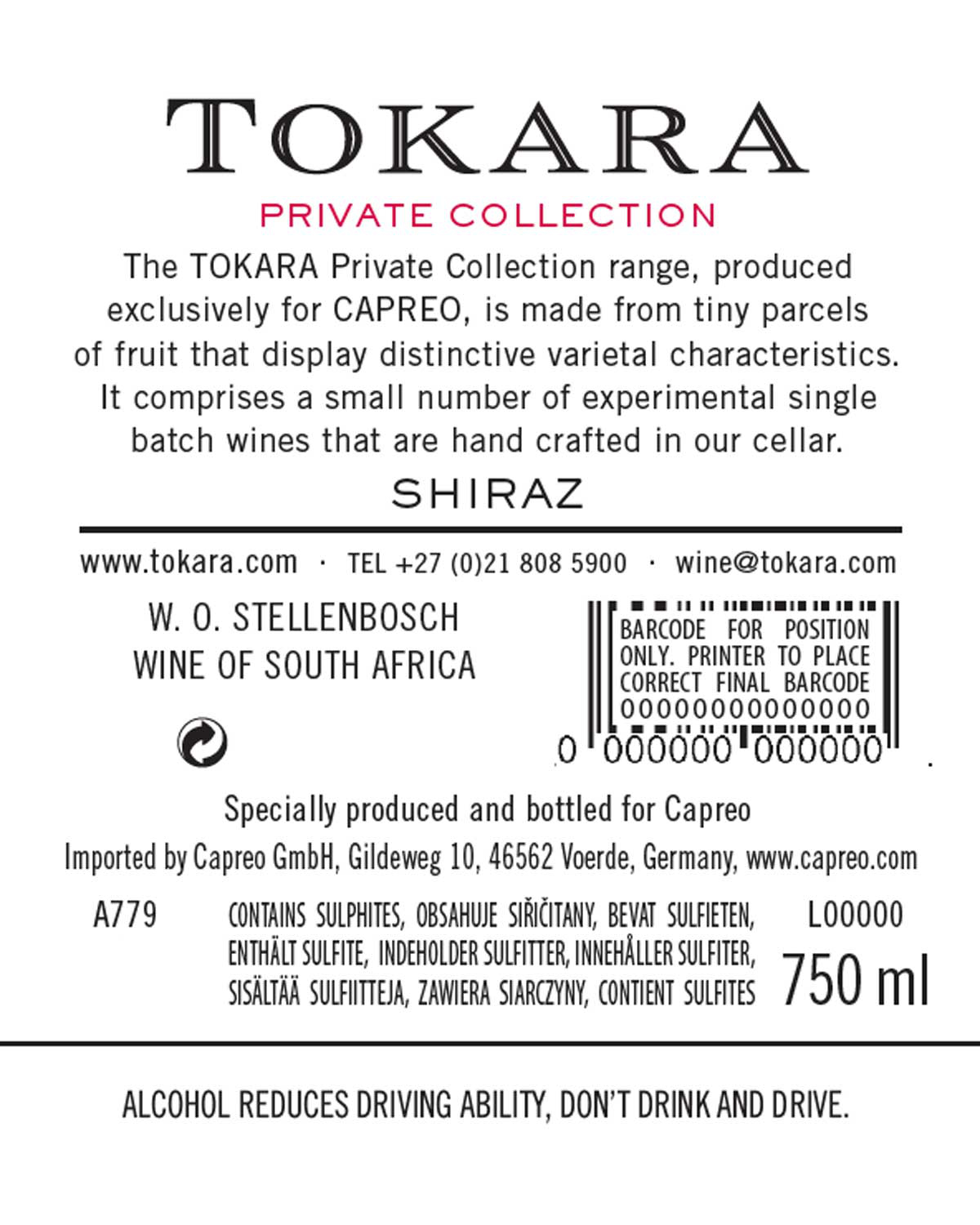 Weinflaschenetikett für Tokara Private Collection Shiraz, Südafrika. Enthält Angaben zum Hersteller, Volumen (750 ml), Alkoholwarnung und einen Strichcode. Das Etikett besteht hauptsächlich aus schwarzem Text auf weißem Hintergrund mit einigen roten 