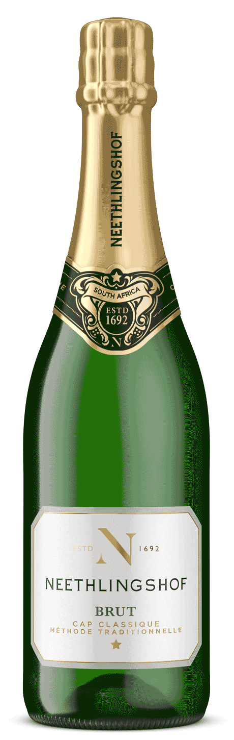 Eine grüne Flasche Neethlingshof Brut Sekt mit einem Hals aus Goldfolie, einem verschnörkelten schwarz-goldenen Etikett oben und einem weiß-goldenen Hauptetikett auf der Vorderseite, auf dem der Markenname und weitere Angaben stehen.